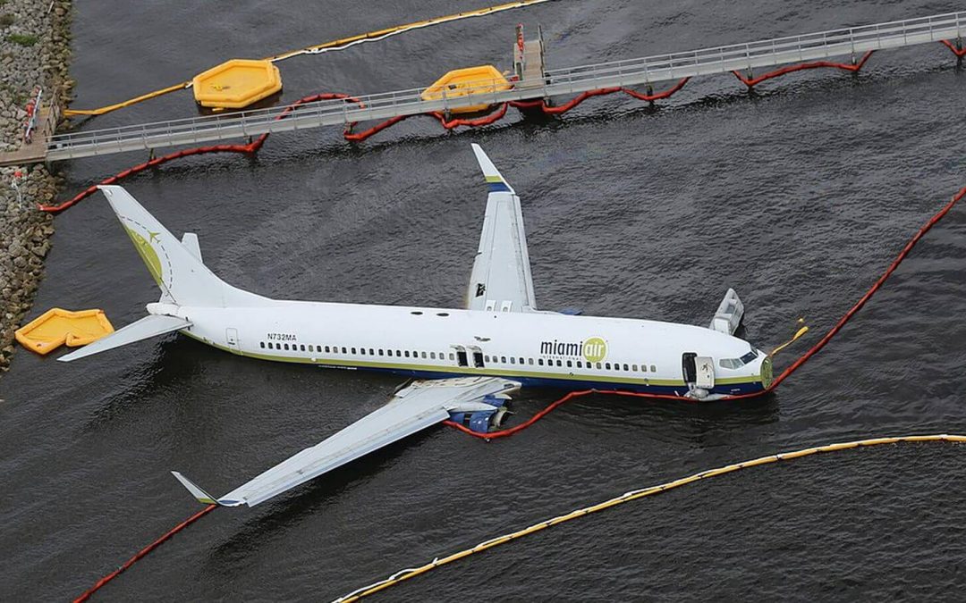Miami Air 737 Skids Into St. Johns River