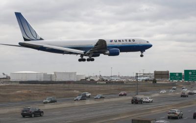 United Airlines Flight 169: NTSB Finds Below-Glideslope Approach Before Newark Turnpike Light Pole Strike